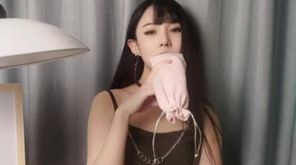 淫荡的高利贷女老板-糖糖